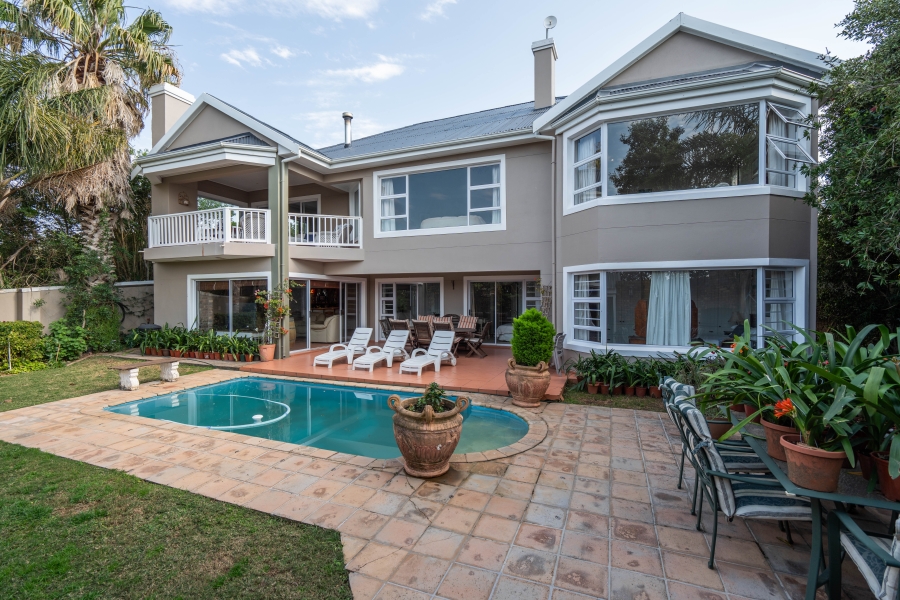 5 Bedroom Property for Sale in Seafield Eastern Cape